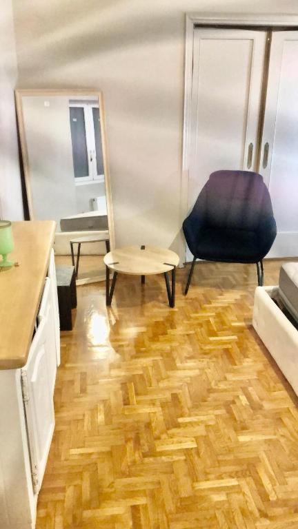 Economy Shared Apartment D In Central Athens Atenas Exterior foto